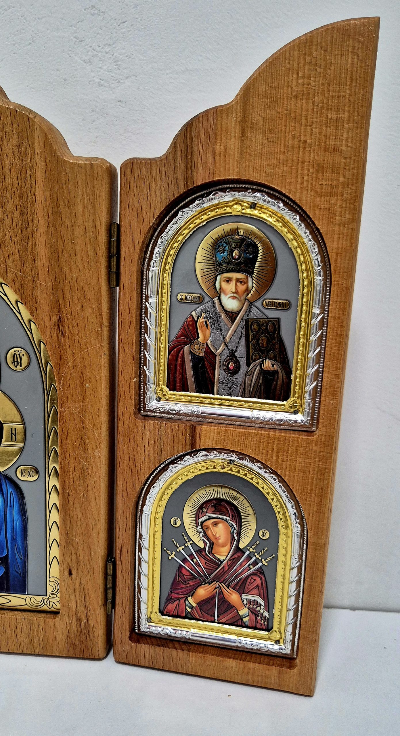 Prelep Ruski Ikonostas triptih na drvetu za srebrom i zlatom - Image 4