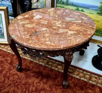 Prelep autentican Chipendail klu sto sa mermernom plocom